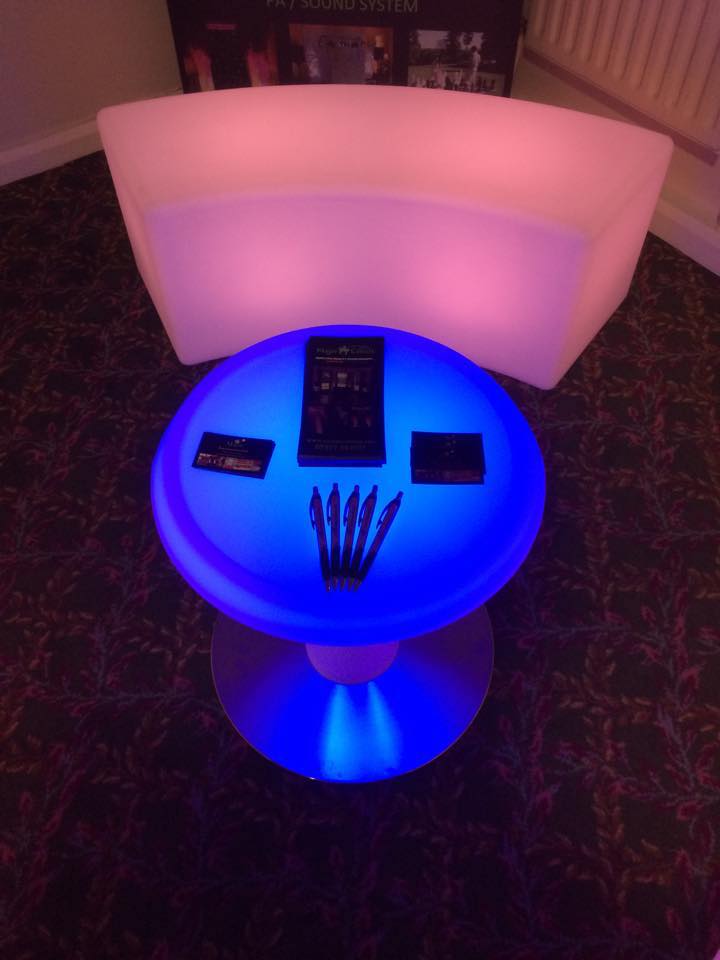 champagne tables