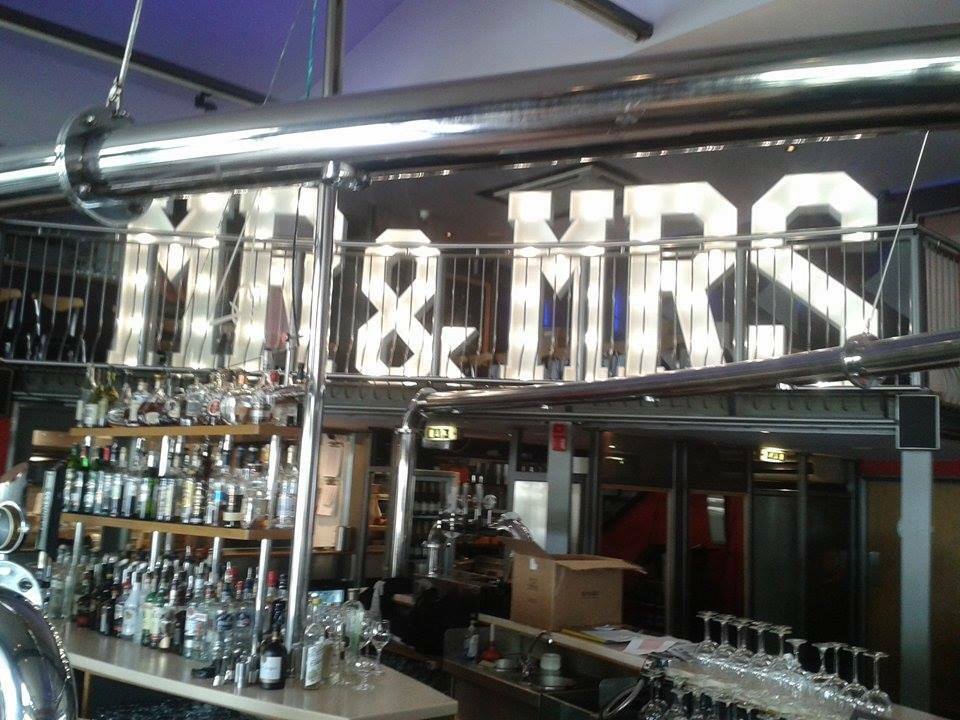 MR & MRS